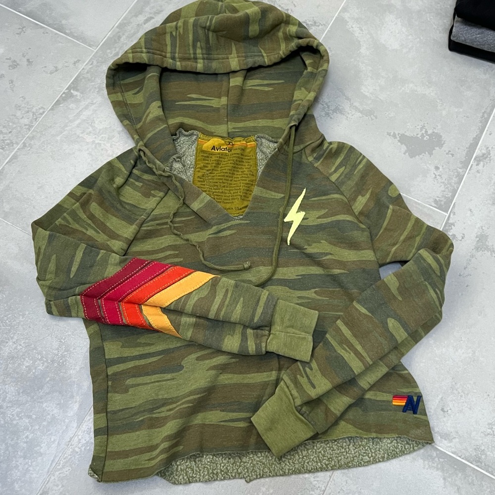 GUC AVIATOR NATION CROPPED HOODIE CAMO